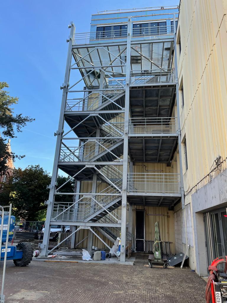 BAVETTA CONSTRUCTION -Escaliers issus de secours